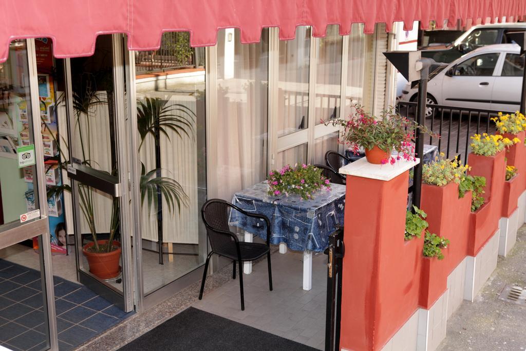 Hotel Saxon Rimini Exterior foto